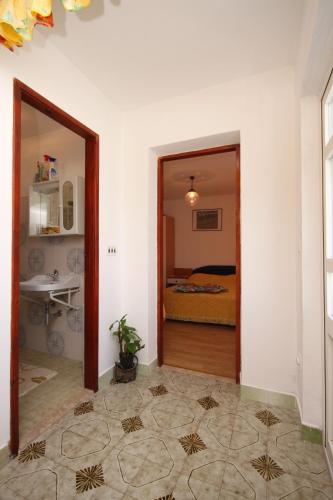 Apartments with a parking space Hvar - 4004 - image 12