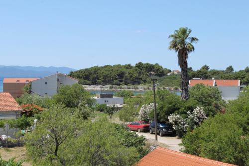 Apartments by the sea Sucuraj Hvar - 3589 - image 10
