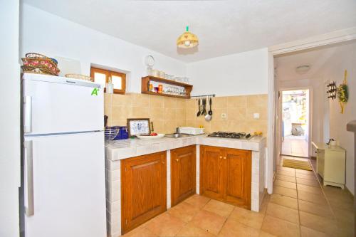 Seaside secluded apartments Cove Tvrdni Dolac Hvar - 4008 - image 10