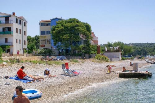 Apartments by the sea Primosten - 4169 - image 6