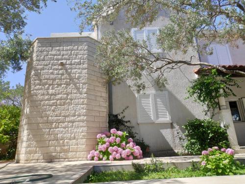  Apartments with a swimming pool Mavarstica, Ciovo - 2053 in Okrug Gornji