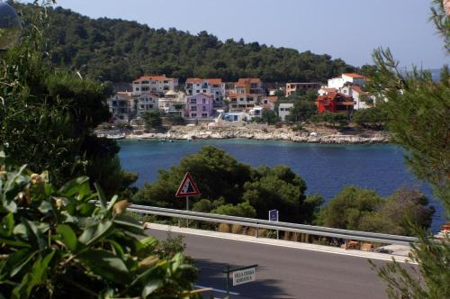 Apartments by the sea Bilo Primosten - 4208 - image 8