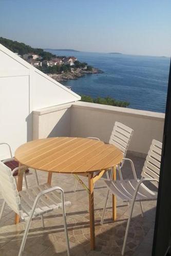 Apartments by the sea Bilo Primosten - 4208 - main image