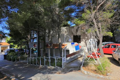 Apartments by the sea Balica Rat, Omis - 1065