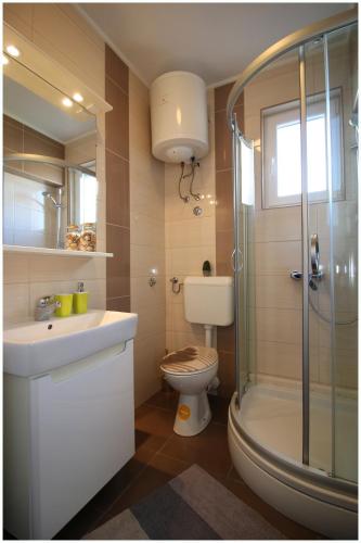 Two-Bedroom Apartment with Terrace and Sea View image 10