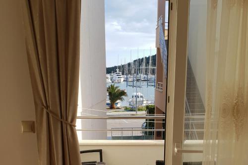 Two-Bedroom Apartment with Terrace and Sea View image 2