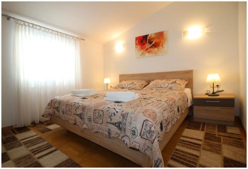 Two-Bedroom Apartment with Terrace and Sea View image 8