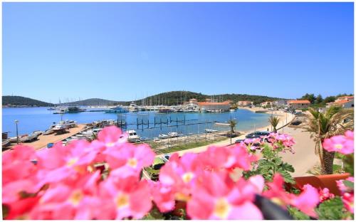 Two-Bedroom Apartment with Terrace and Sea View image 1
