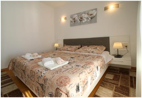 Two-Bedroom Apartment with Terrace and Sea View image 7