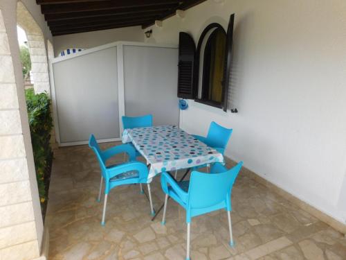 Apartments by the sea Slatine Ciovo - 1128 - image 10