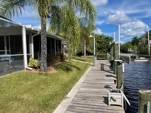 Heated Pool Paradise, Gulf Access, Pet Friendly in 夏洛特港