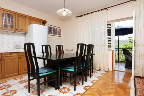Apartments by the sea Poljica Trogir - 2034 - image 7