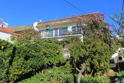  Apartments by the sea Seget Donji, Trogir - 2029 in Trogir