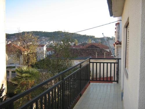 Apartments with a parking space Trogir - 2046 - image 9
