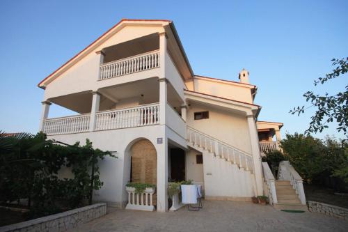  Apartments with a parking space Peroj, Fazana - 2236 in Vodnjan