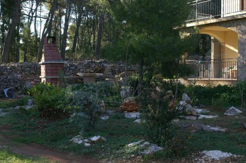 Apartments with a parking space Mudri Dolac Hvar - 4043 - image 4