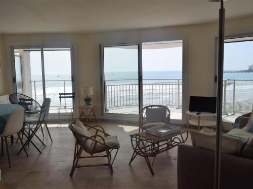 Apartment (3 Adults) image 10