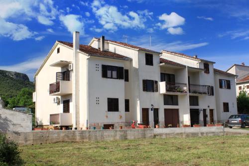  Apartments with a parking space Jelsa, Hvar - 4002 in Jelsa
