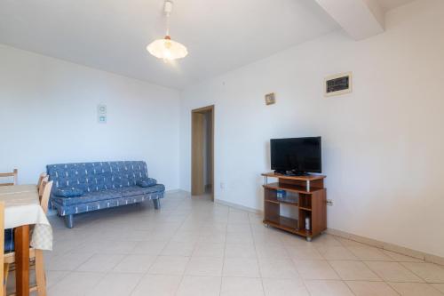 One-Bedroom Apartment with Terrace and Sea View image 10