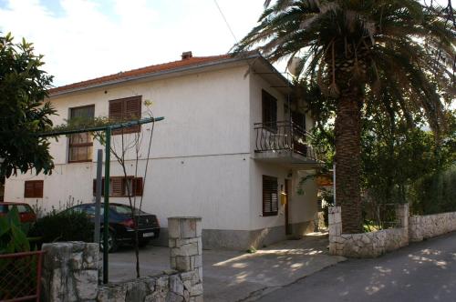 Double Room Jelsa 4041b - image 8