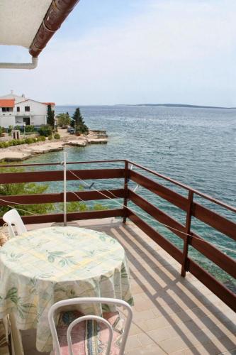Apartments by the sea Mandre Pag - 4101 - image 6
