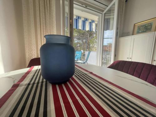 One-Bedroom Apartment with Terrace and Sea View image 4
