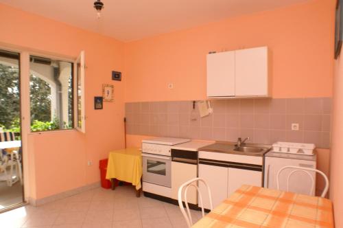 Apartments with a parking space Mandre Pag - 4075 - image 6