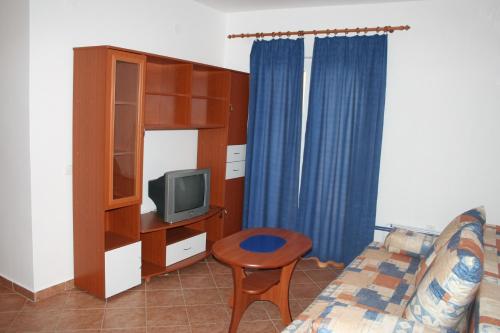 One-Bedroom Apartment with Terrace and Sea View