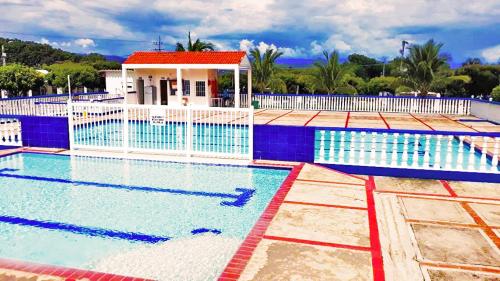 Swimming pool, Espectacular Casa para descanso y vacaciones en Girardot in Santa Rita