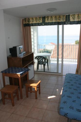 Triple Room with Terrace and Sea View