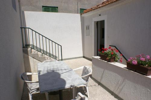 Apartments with parking space Vodice - 4192 - image 4