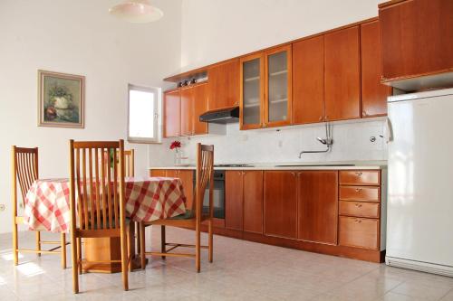 Konyha, Apartments by the sea Razanj, Rogoznica - 4253 in Razanj