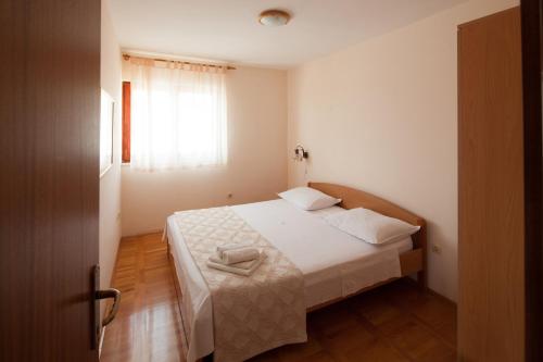 Two-Bedroom Apartment with Terrace and Sea View image 10