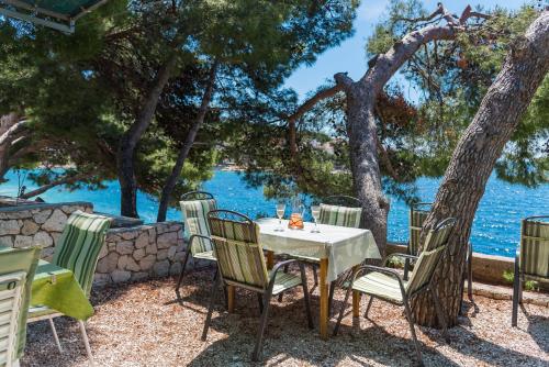 Apartments by the sea Bilo Primosten - 4176 - image 8