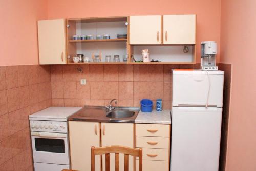 Apartments with a parking space Vodice - 4214 - image 4