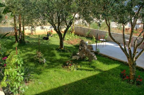 Apartments with a parking space Vodice - 4214 - image 6