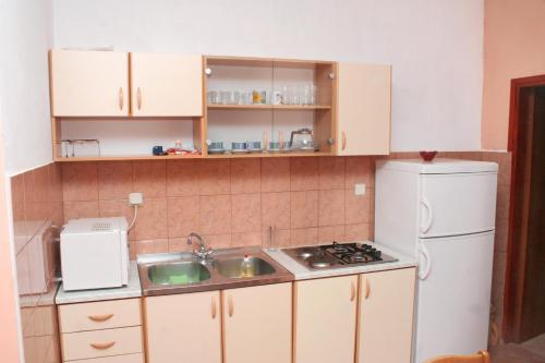 Apartments with a parking space Vodice - 4214 - image 5