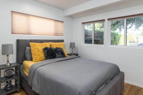 4 Bedroom house large pool & spa in prime location, Los Angeles (fotografie 3)