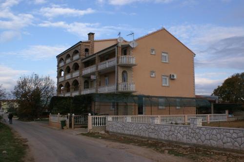 Apartments and rooms with parking space Biograd na Moru, Biograd - 4305 - Chambre d'hôtes - Biograd na Moru