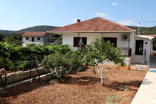 Apartments with a parking space Vinisce Trogir - 4276 - image 14