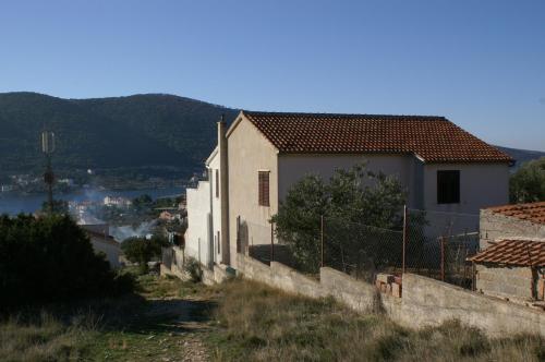  Apartments with a parking space Grebastica, Sibenik - 4311 in Bašelovići