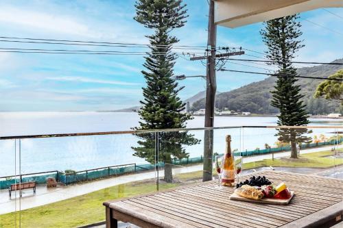 Shoal Towers, 6 -11 Shoal Bay Rd - Air Conditiong - Wifi - Stunning water views & perfect location