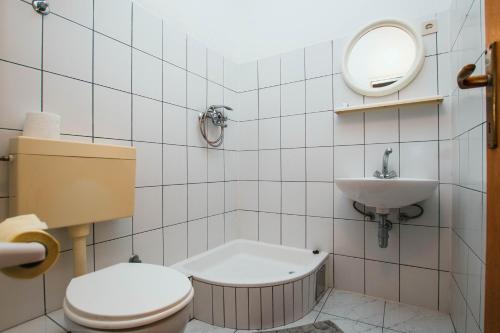 Apartment Arbanija 1122b - image 12