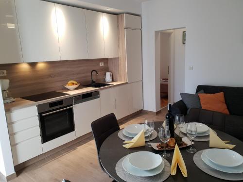 Two-Bedroom Apartment with Terrace and Sea View image 5