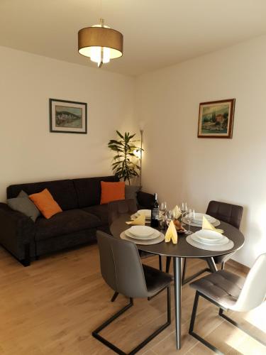 Two-Bedroom Apartment with Terrace and Sea View image 4