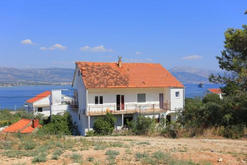 Apartments and rooms by the sea Arbanija, Ciovo - 1125 Slatine