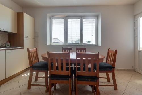 Two-Bedroom Apartment with Terrace and Sea View image 4