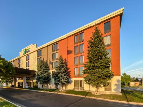 Holiday Inn Express Flint-Campus Area