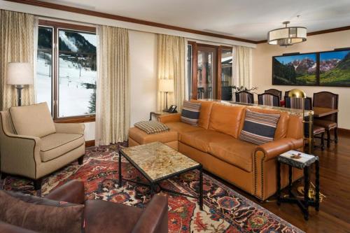 Aspen Ritz-carlton 2 Bedroom Ski In, Ski Out Residence With Access To Slopeside Heated Pools And Hot Tubs