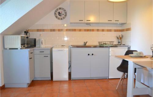 1 Bedroom Cozy Apartment In Vitrac